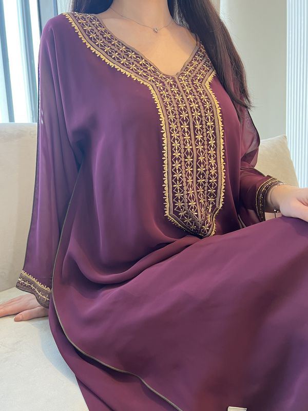 تطريز آلي من الشيفون