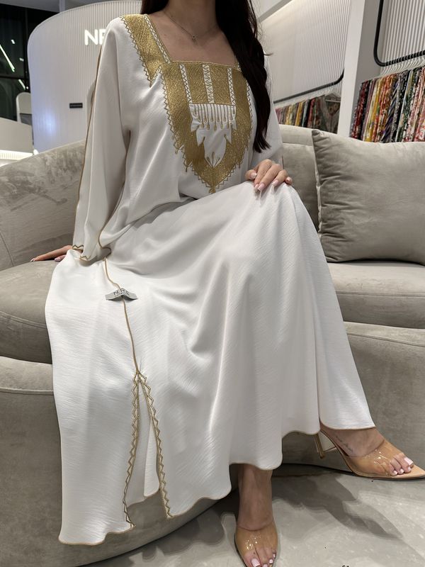 فستان من الكريب الحريري
