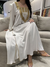 فستان من الكريب الحريري
