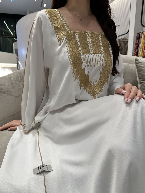 فستان من الكريب الحريري