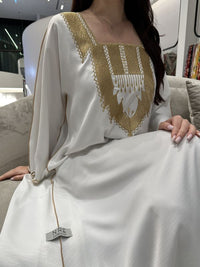 فستان من الكريب الحريري