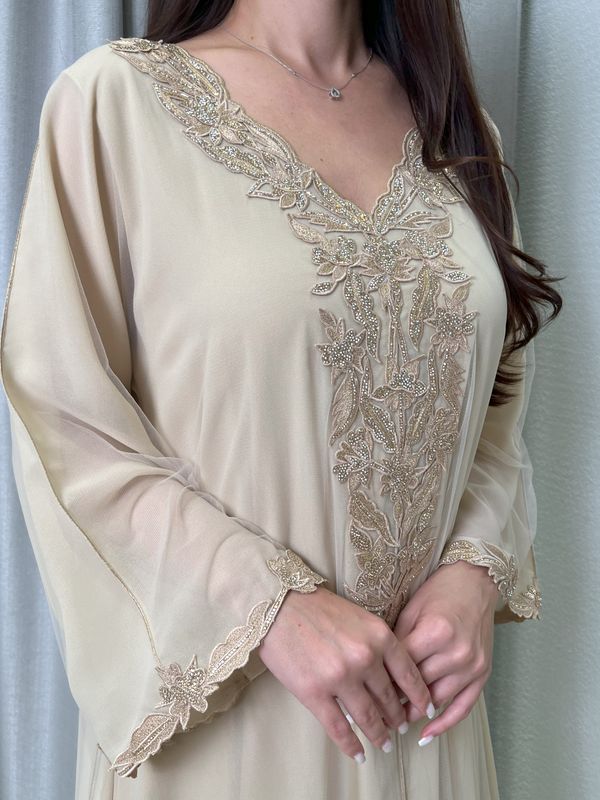 شيفون مزدوج + تول مطرز بتطريز M5awar