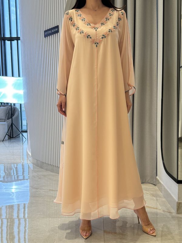 قطعتان من الشيفون المطرز يدوياً