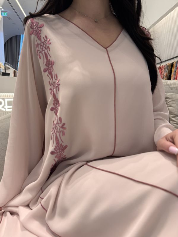 تطريز آلي من الشيفون