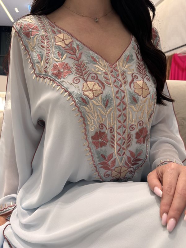 تطريز آلي من الشيفون