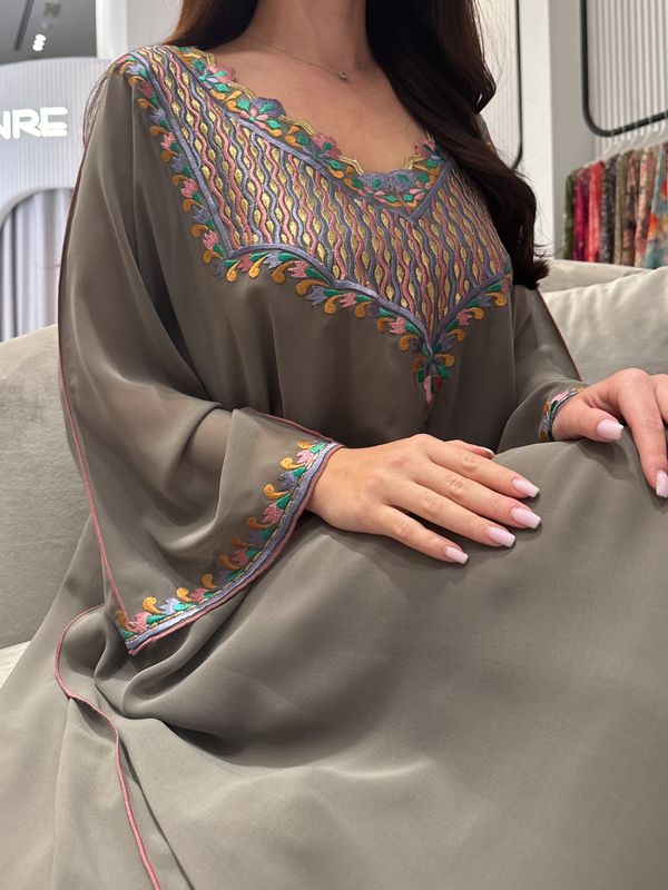 تطريز آلي من الشيفون