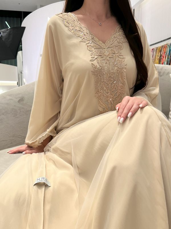 شيفون مزدوج + تول مطرز بتطريز M5awar